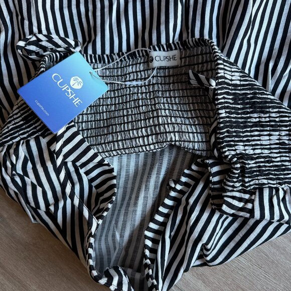 NWT Black & White Striped One-Piece Jumpsuit - XL - Picture 6 of 6